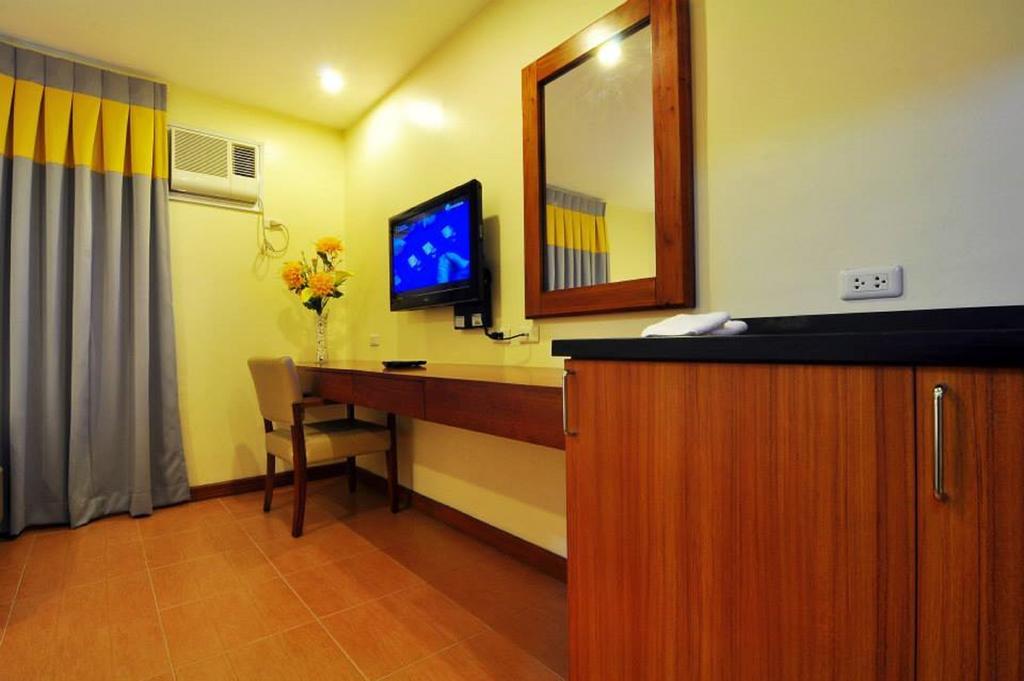 The Well Hotel Cebu Exterior photo