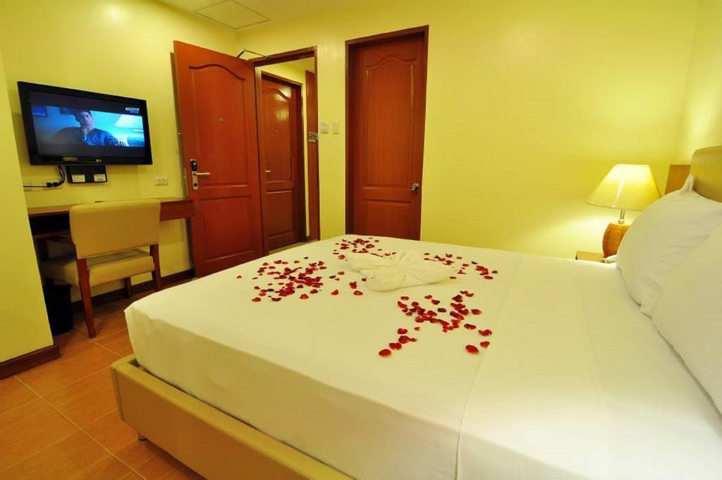 The Well Hotel Cebu Exterior photo