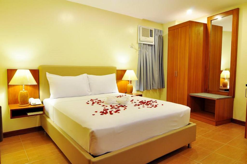The Well Hotel Cebu Exterior photo