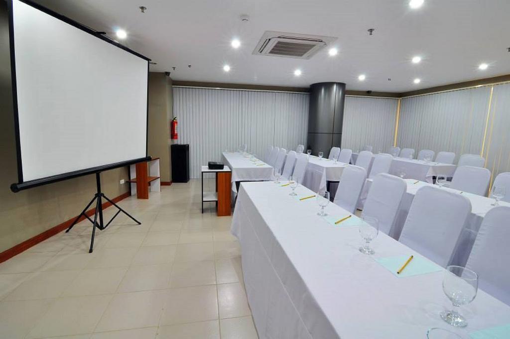 The Well Hotel Cebu Exterior photo