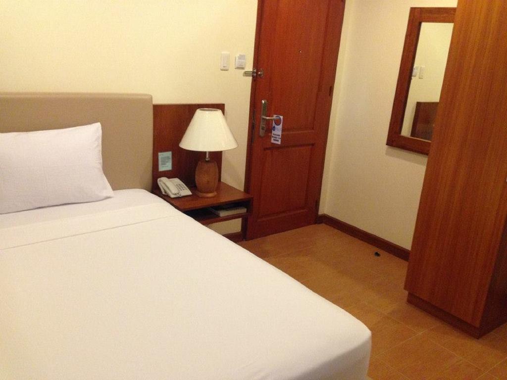 The Well Hotel Cebu Room photo
